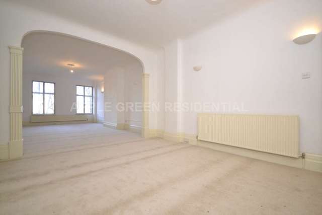  Image of 5 bedroom House Share to rent in Park Road London NW8 at Park Road St John`s Wood London, NW8 7HY