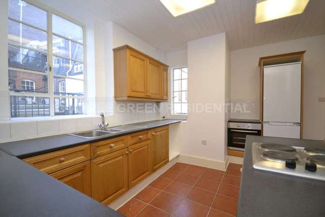  Image of 5 bedroom House Share to rent in Park Road London NW8 at Park Road St John`s Wood London, NW8 7HY