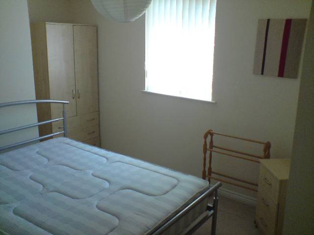  Image of 2 bedroom Flat to rent in Caerphilly Road Heath Cardiff CF14 at Llanishen Cardiff Llanishen, CF14 5ES