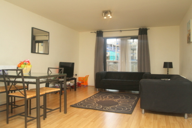  Image of 1 bedroom Flat to rent in Devons Road London E3 at Parkview Court  Bromley by Bow, E3 3AN