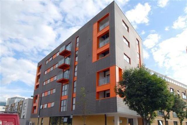  Image of 1 bedroom Flat to rent in Devons Road London E3 at Parkview Court  Bromley by Bow, E3 3AN
