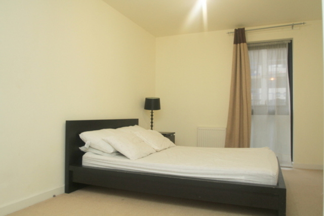  Image of 2 bedroom Apartment to rent in Devons Road London E3 at Parkview Court  London, E3 3AN