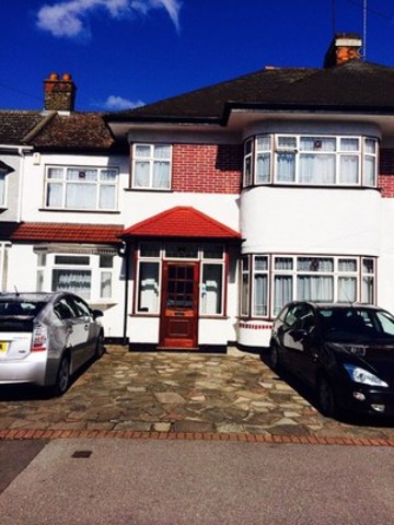  Image of Terraced house to rent in Parham Drive Ilford IG2 at PARNHAM DRIVE  GANTS HILL, IG2 6NA