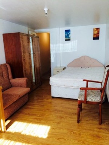  Image of Terraced house to rent in Parham Drive Ilford IG2 at PARNHAM DRIVE  GANTS HILL, IG2 6NA