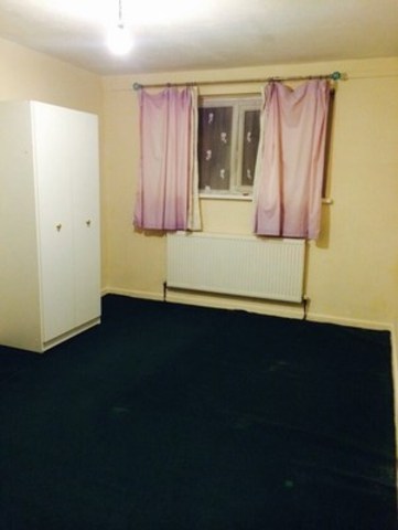  Image of 3 bedroom Terraced house to rent in Parr Road London E6 at PARR ROAD  EAST HAM, E6 1QH