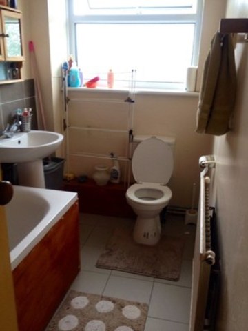  Image of 3 bedroom Flat to rent in Pawsey Close London E13 at PAWSEY CLOSE  PLAISTOW, E13 0PX