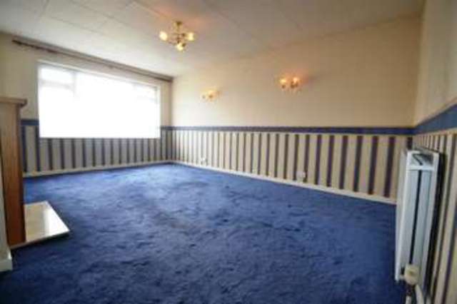  Image of 2 bedroom Apartment to rent in Central Road Morden SM4 at Morden, SM4 5RN