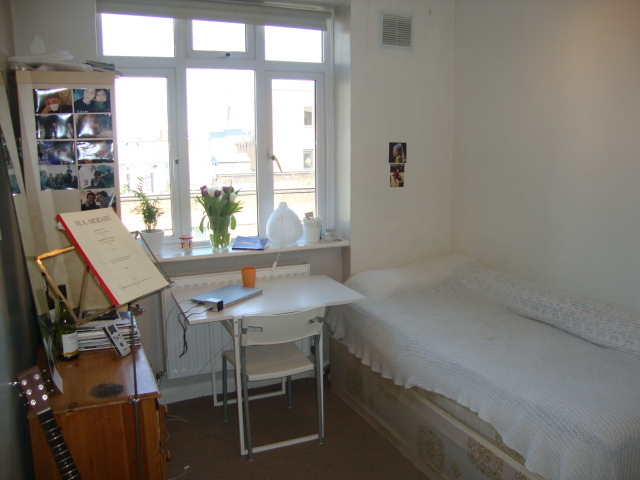  Image of 1 bedroom Flat to rent in Pentonville Road London N1 at Angel, N1 9HJ