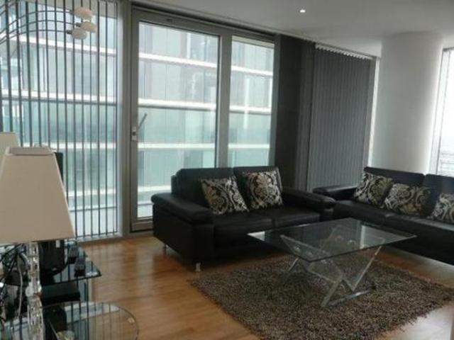  Image of 2 bedroom Apartment to rent in Pepper Street London E14 at Pepper Street  Canary Wharf, E14 9RB