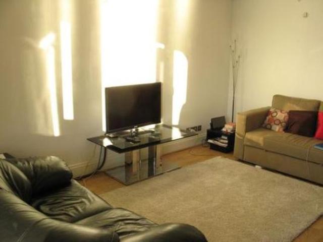  Image of 2 bedroom Apartment to rent in Pepper Street London E14 at Pepper Street  Canary Wharf, E14 9RP