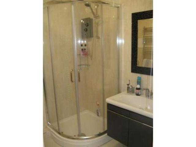  Image of 2 bedroom Apartment to rent in Pepper Street London E14 at Pepper Street  Canary Wharf, E14 9RP