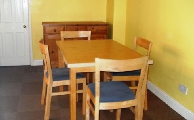  Image of 4 bedroom House Share to rent in Pershore Road Selly Park Birmingham B29 at Selly Oak West Midlands Selly Oak, B29 7NX