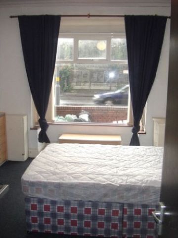  Image of 6 bedroom House Share to rent in Pershore Road Selly Park Birmingham B29 at Selly Park West Midlands Selly Park, B29 7HG