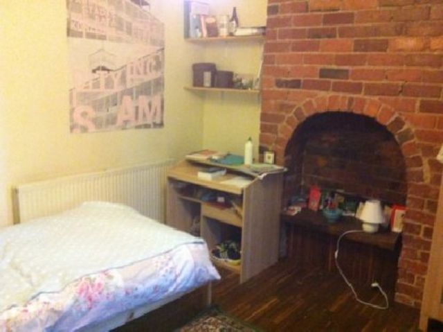  Image of 4 bedroom House Share to rent in Pershore Road Selly Park Birmingham B29 at Selly Park West Midlands Selly Park, B29 7LS