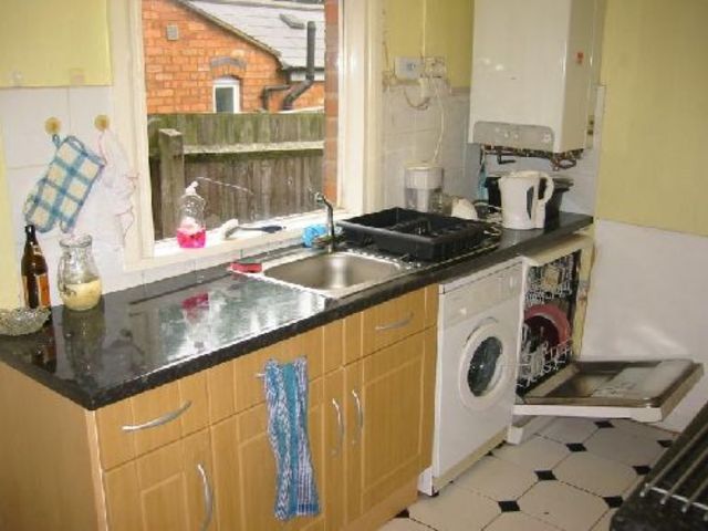  Image of 6 bedroom House Share to rent in Pershore Road Selly Park Birmingham B29 at B29 7PX  Selly Park, B29 7PX