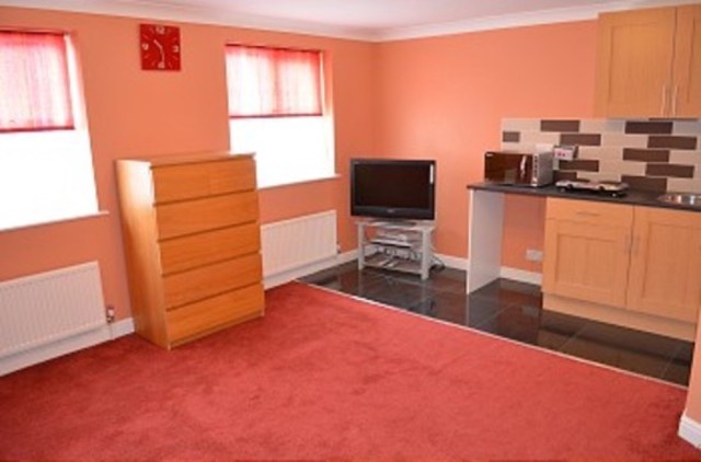  Image of Flat to rent in Pickard Close London N14 at Pickards Close  Southgate, N14 6JG