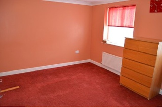  Image of Flat to rent in Pickard Close London N14 at Pickards Close  Southgate, N14 6JG