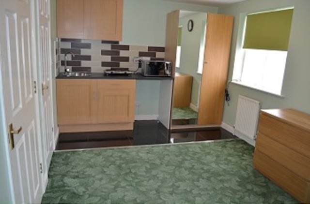  Image of Studio flat to rent in Pickard Close London N14 at Pickards Close  Southgate, N14 6JG