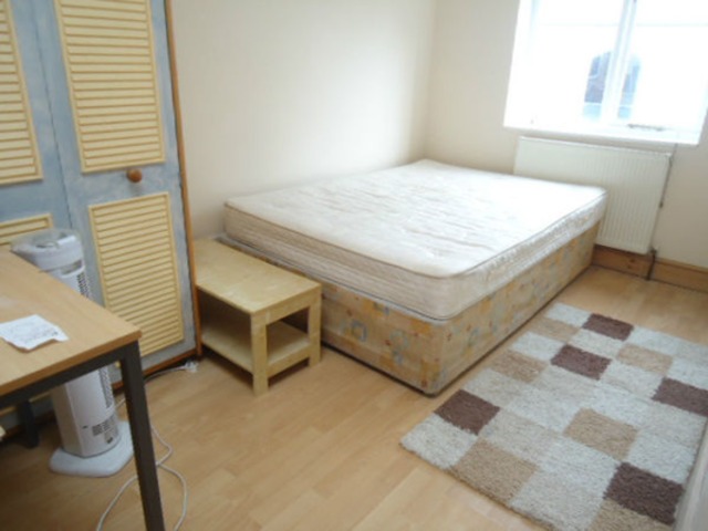  Image of 4 bedroom Terraced house to rent in Playford Road London N4 at Playford Road  Stroud Green, N4 3NL