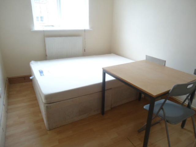  Image of 4 bedroom Terraced house to rent in Playford Road London N4 at Playford Road  Stroud Green, N4 3NL
