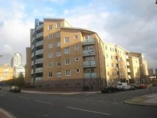  Image of 2 bedroom Apartment to rent in Plough Way London SE16 at Plough Way  London, SE16 2LT