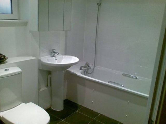  Image of 2 bedroom Apartment to rent in Plough Way London SE16 at Plough Way  London, SE16 2LT