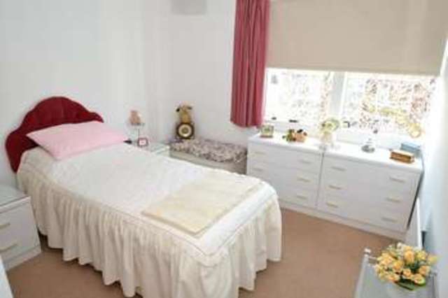  Image of 2 bedroom Flat for sale in High Street Poole BH15 at 41 High Street  Poole, BH15 1EG