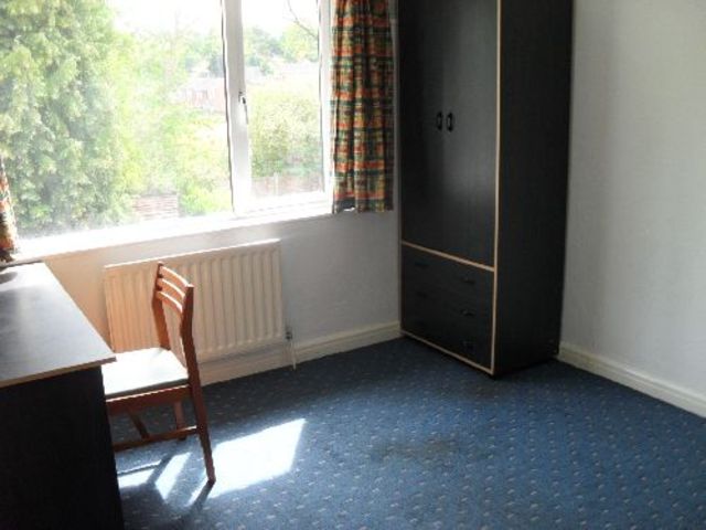  Image of 4 bedroom House Share to rent in Poole Crescent Harborne Birmingham B17 at Harborne West Midlands Harborne, B17 0PB