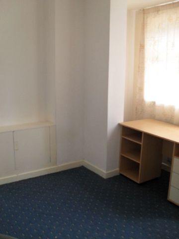  Image of 4 bedroom House Share to rent in Poole Crescent Harborne Birmingham B17 at Harborne West Midlands Harborne, B17 0PB