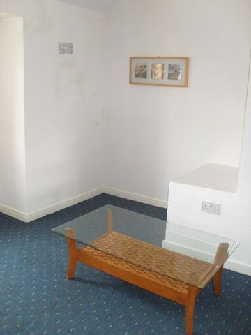 Image of 4 bedroom House Share to rent in Poole Crescent Harborne Birmingham B17 at Harborne West Midlands Harborne, B17 0PB