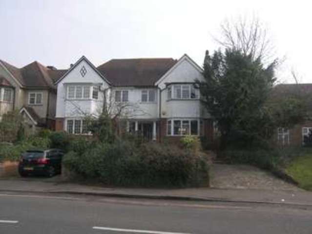  Image of Semi-Detached house for sale in Portsmouth Road Thames Ditton KT7 at Portsmouth Road  Thames Ditton, KT7 0SY