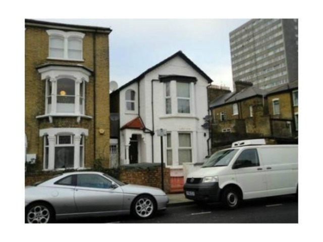  Image of 1 bedroom Flat to rent in Powerscroft Road London E5 at Powerscroft Road  Hackney, E5 0PU