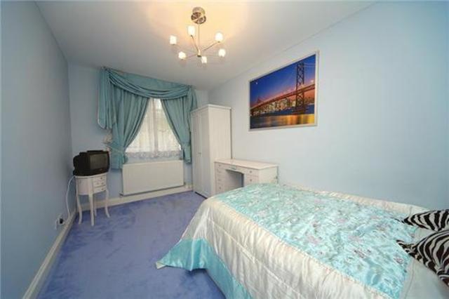  Image of 2 bedroom Flat to rent in Powys Lane London N13 at Powys Lane  Palmers Green, N13 4HN