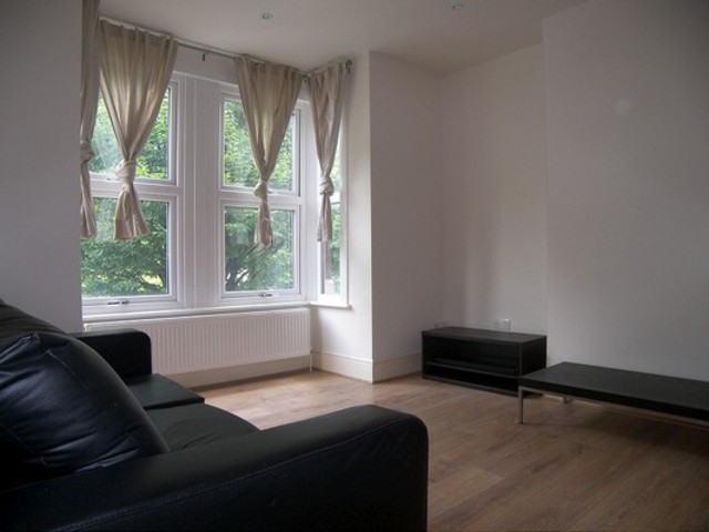  Image of 2 bedroom Flat to rent in Pretoria Road London E11 at Pretoria Road Leytonstone Leytonstone, E11 4BD