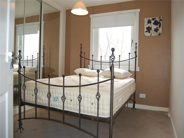  Image of 2 bedroom Flat to rent in Primrose Crescent Motherwell ML1 at Motherwell North Lanarkshire North Lanarkshire, ML1 2RF