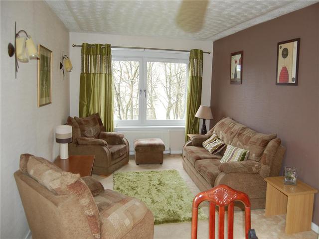 Image of 2 bedroom Flat to rent in Primrose Crescent Motherwell ML1 at Motherwell North Lanarkshire North Lanarkshire, ML1 2RF