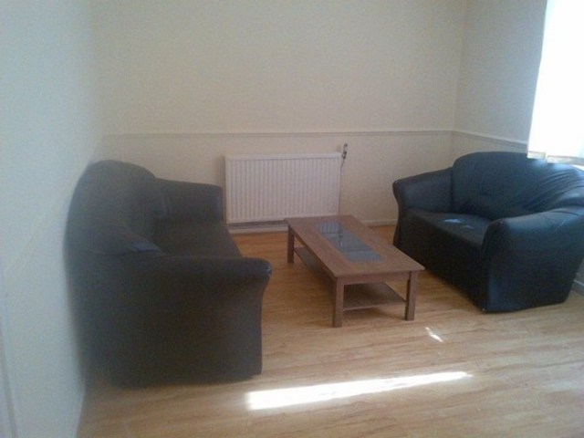  Image of 4 bedroom Maisonette to rent in Prince Regent Lane London E16 at PRINCE REGENTS LANE  NEWHAM, E16 3JP