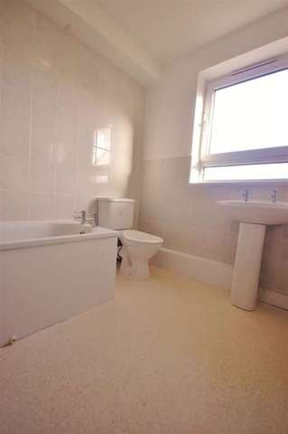  Image of 2 bedroom Apartment to rent in Princes Road London SW19 at Wimbledon, SW19 8RQ