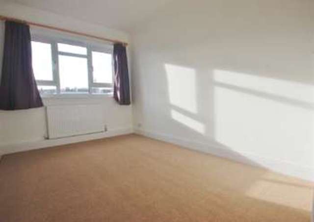 Image of 2 bedroom Apartment to rent in Princes Road London SW19 at Wimbledon, SW19 8RQ