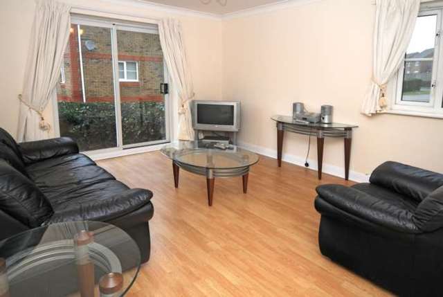  Image of 2 bedroom Apartment to rent in Delfont Close Maidenbower Crawley RH10 at Pullman Court, Delfont Close Maidenbower Crawley, RH10 7QX