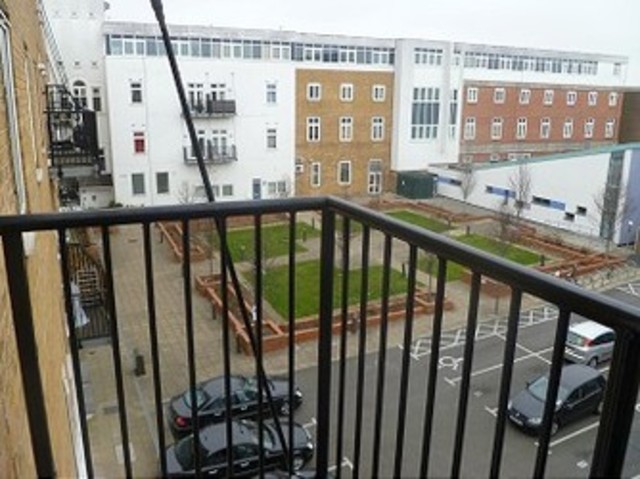  Image of 2 bedroom Apartment to rent in Romford Road London E15 at Quadrangle, Romford Road  Ilford, E15 4EJ