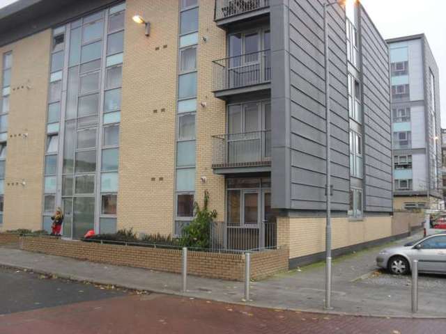  Image of 2 bedroom Flat to rent in Queen Elizabeth Gardens Glasgow G5 at Gorbals Gorbals Glasgow, G5 0UE