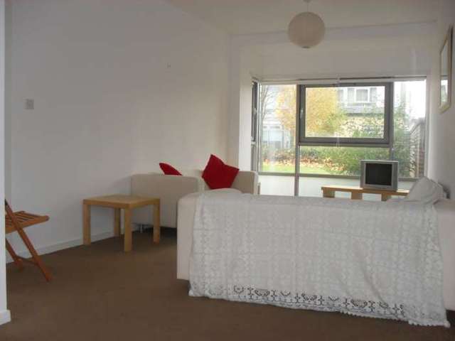  Image of 2 bedroom Flat to rent in Queen Elizabeth Gardens Glasgow G5 at Gorbals Gorbals Glasgow, G5 0UE