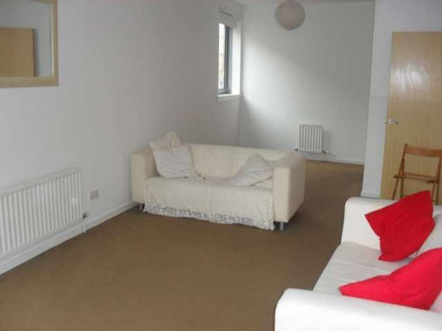  Image of 2 bedroom Flat to rent in Queen Elizabeth Gardens Glasgow G5 at Gorbals Gorbals Glasgow, G5 0UE