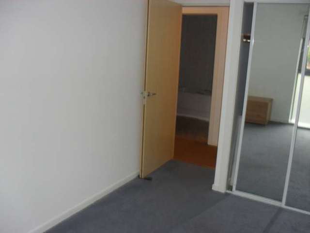  Image of 2 bedroom Flat to rent in Queen Elizabeth Gardens Glasgow G5 at Gorbals Gorbals Glasgow, G5 0UE