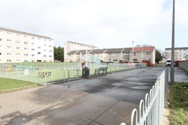  Image of 3 bedroom Flat to rent in Queen Mary Street Glasgow G40 at Bridgeton Glasgow Glasgow, G40 3DG