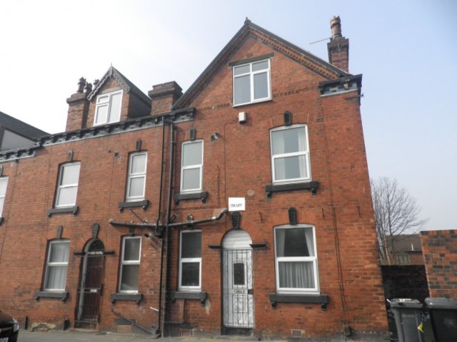  Image of 2 bedroom Terraced house to rent in Queens Road Hyde Park Leeds LS6 at Queens Road  Leeds, LS6 1NY