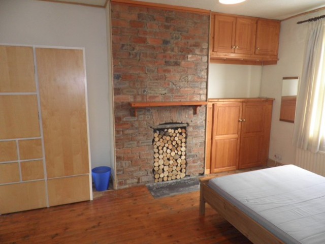  Image of 2 bedroom Terraced house to rent in Queens Road Hyde Park Leeds LS6 at Queens Road  Leeds, LS6 1NY
