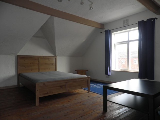 Image of 2 bedroom Terraced house to rent in Queens Road Hyde Park Leeds LS6 at Queens Road  Leeds, LS6 1NY