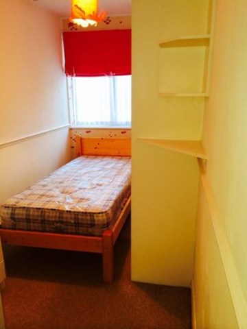  Image of 3 bedroom Terraced house to rent in Queens Road West London E13 at QUEENS ROAD WEST  PLAISTOW, E13 0PE